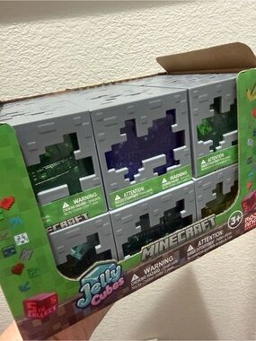 Minecraft Jelly Cube Collectible Squishy Toy. One piece. New.